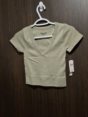 Wallflower Sage Green V-Neck Crop Top Size: S/M